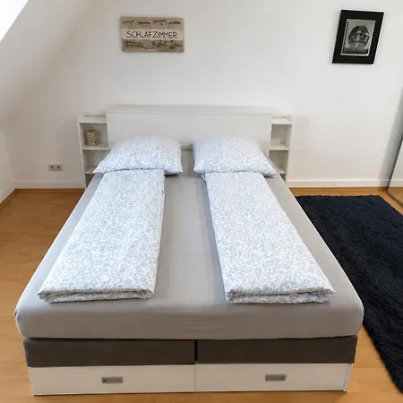 Centrally Located 3-room *